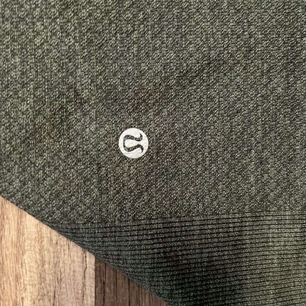 EUC Lululemon Seamlessly Street Crop Heathered Gator Green Size 8 15" - Picture 6 of 6